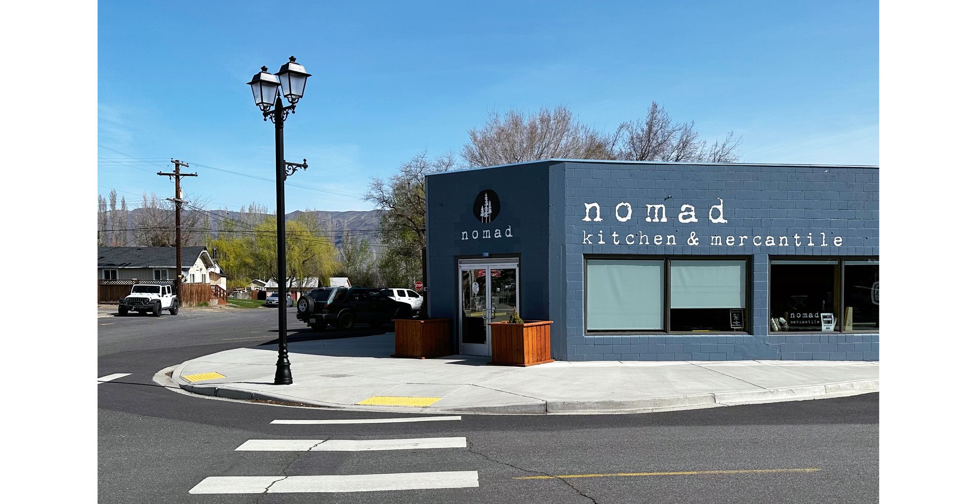 Photo of Nomad Kitchen bistro and sidewalk café by David Bilides